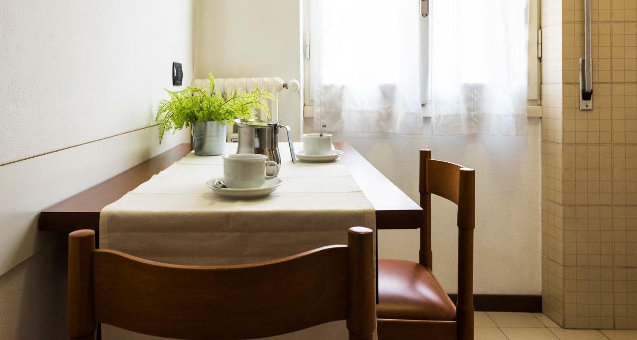 Joivy Welcoming 1Br Apt Next To Villa Olmo كومو المظهر الخارجي الصورة