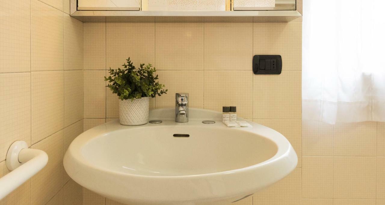 Joivy Welcoming 1Br Apt Next To Villa Olmo كومو المظهر الخارجي الصورة