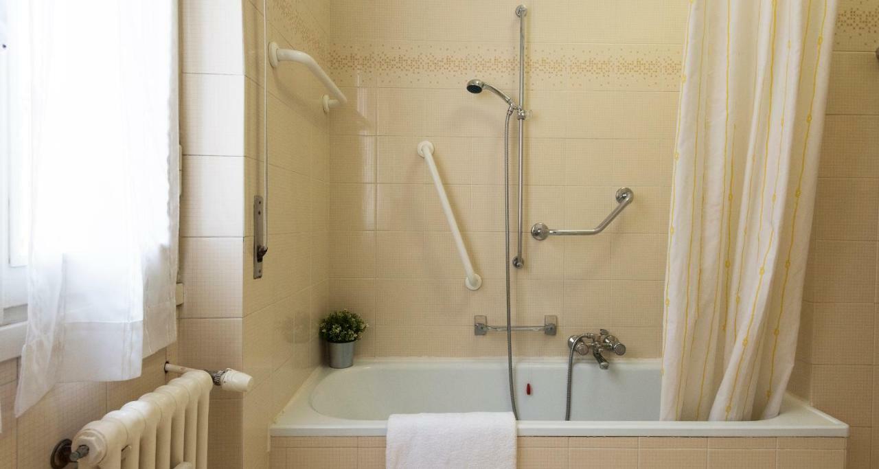 Joivy Welcoming 1Br Apt Next To Villa Olmo كومو المظهر الخارجي الصورة